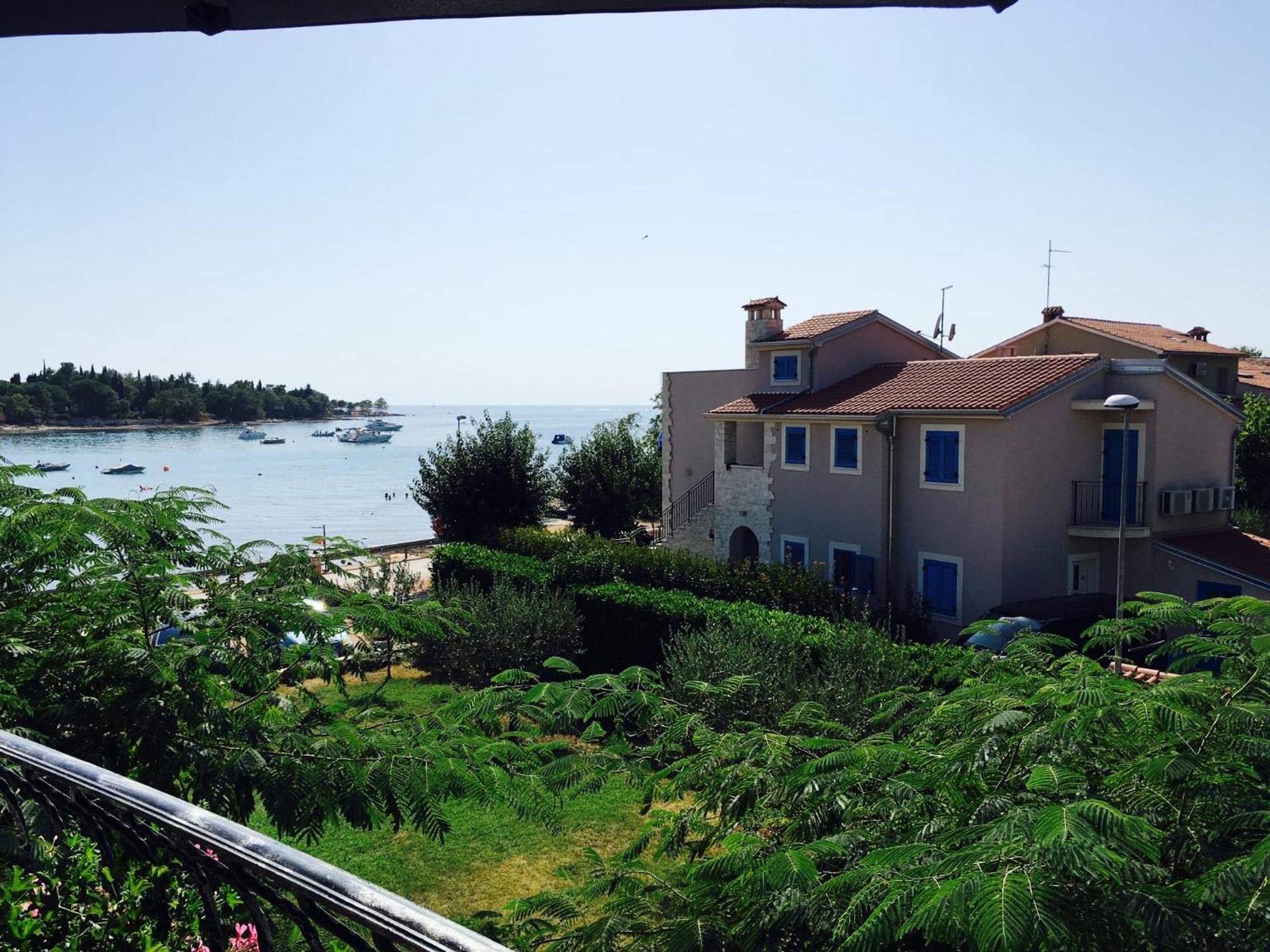 Apartment In Villa Moletto Seaside & Relax - 4 Guests Lovrečica Eksteriør bilde