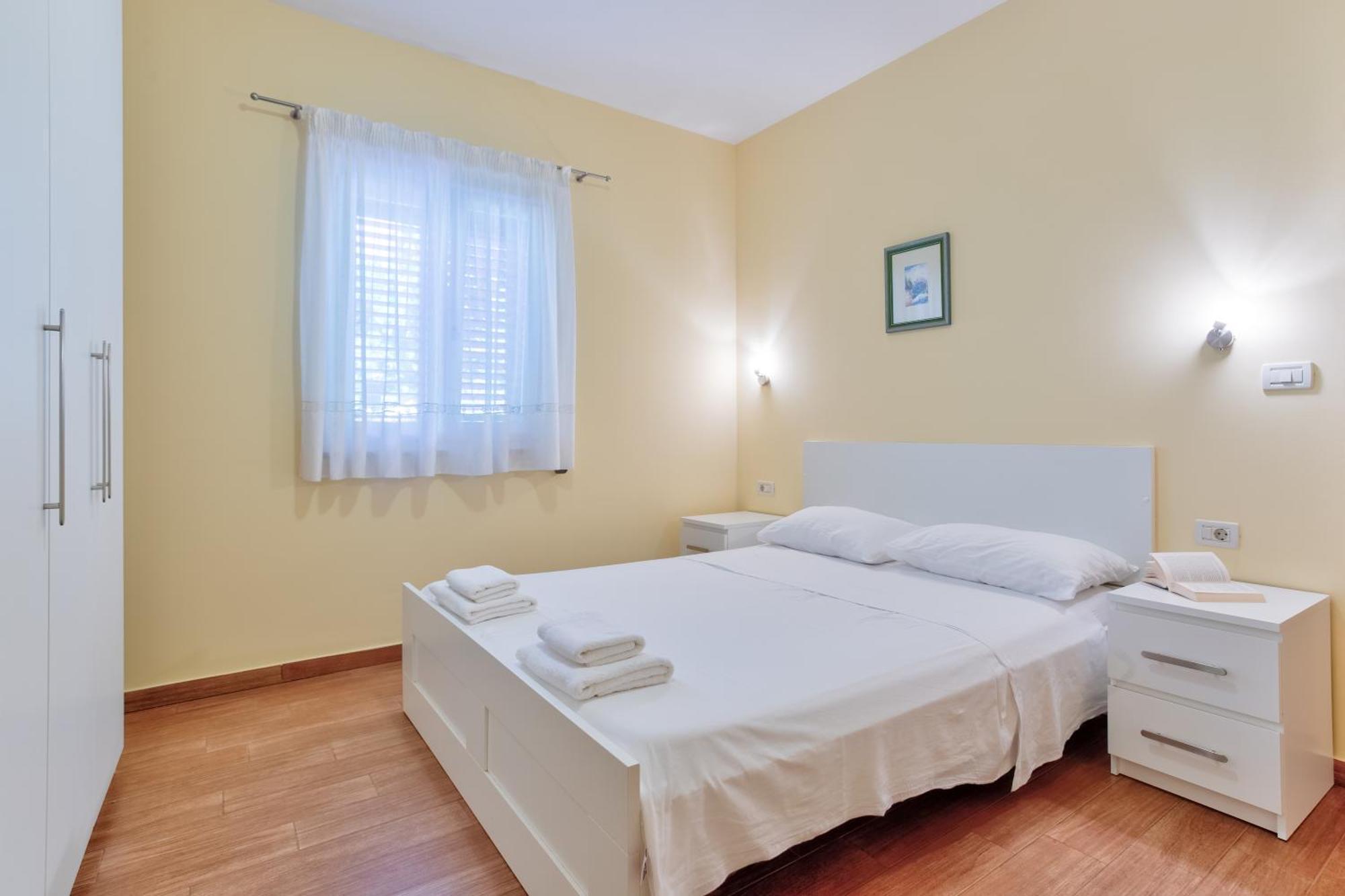 Apartment In Villa Moletto Seaside & Relax - 4 Guests Lovrečica Eksteriør bilde