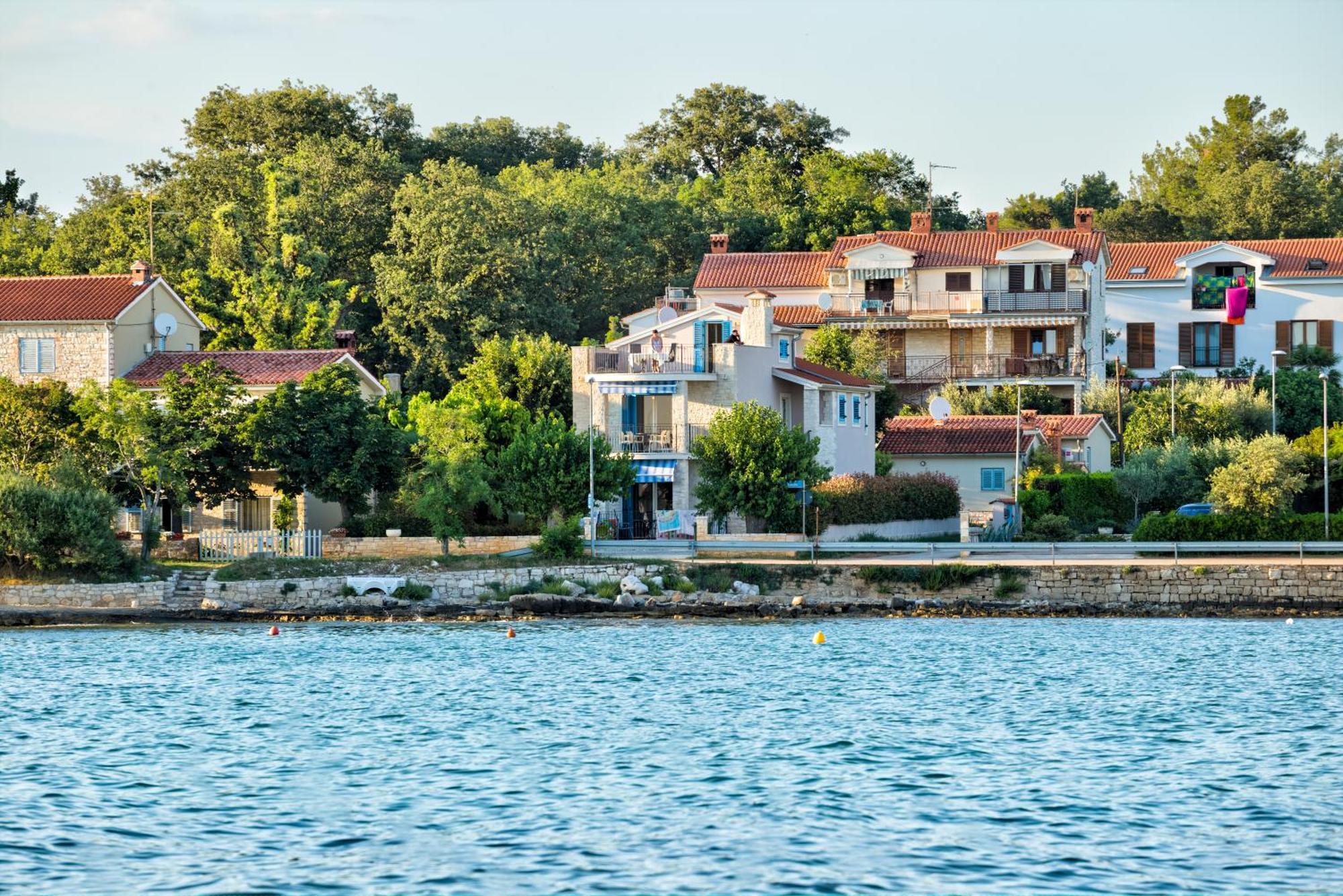 Apartment In Villa Moletto Seaside & Relax - 4 Guests Lovrečica Eksteriør bilde