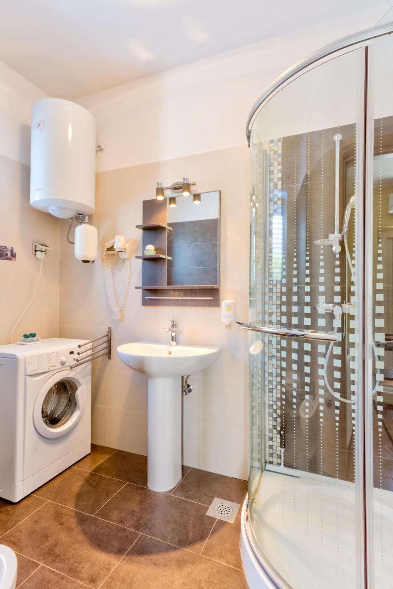 Apartment In Villa Moletto Seaside & Relax - 4 Guests Lovrečica Eksteriør bilde