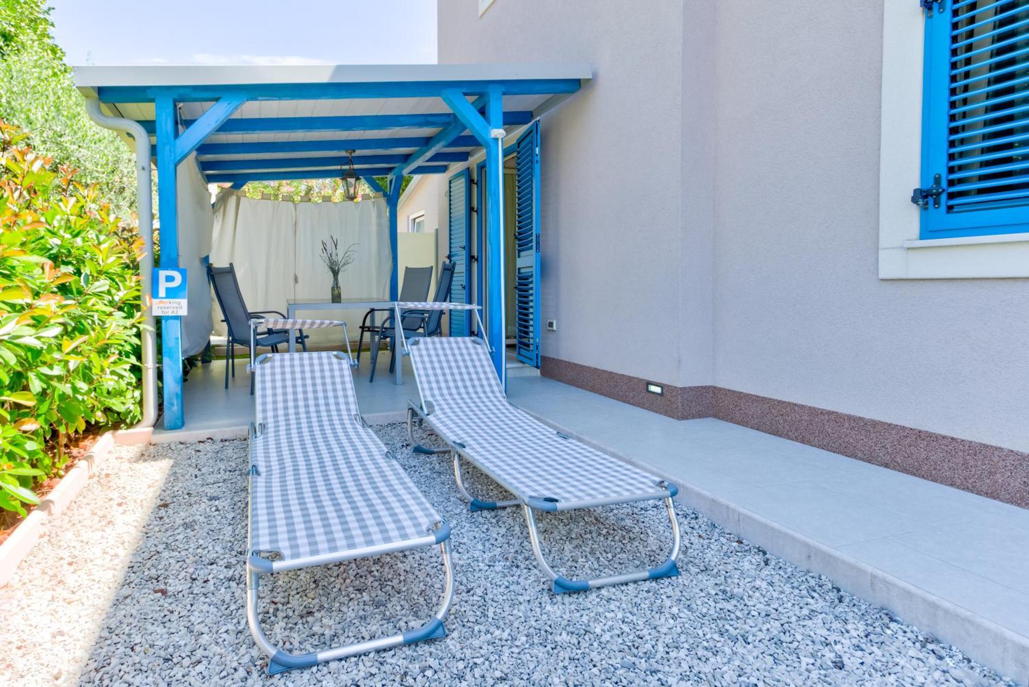 Apartment In Villa Moletto Seaside & Relax - 4 Guests Lovrečica Eksteriør bilde